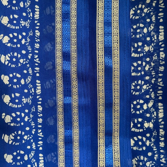Indian Dupatta, Wrap, or Shawl - Picture 2 of 3